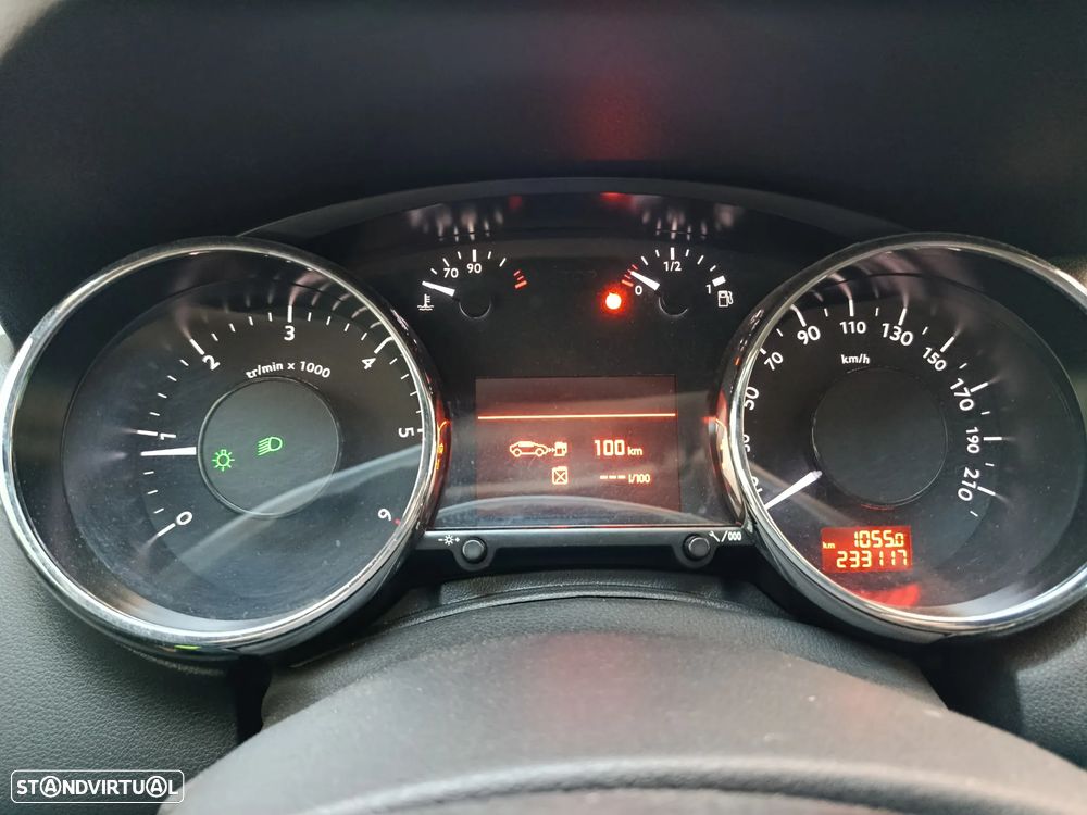 Peugeot 5008 1.6 HDi 7L Allure J17 - 3
