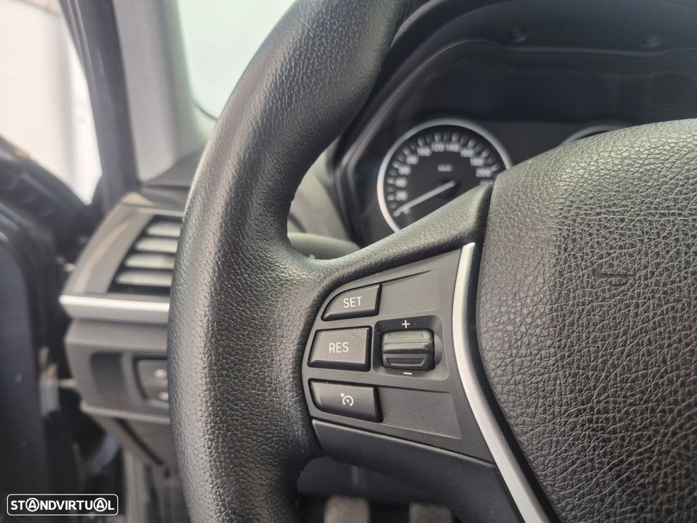 BMW 116 d EDynamics Line Urban - 12