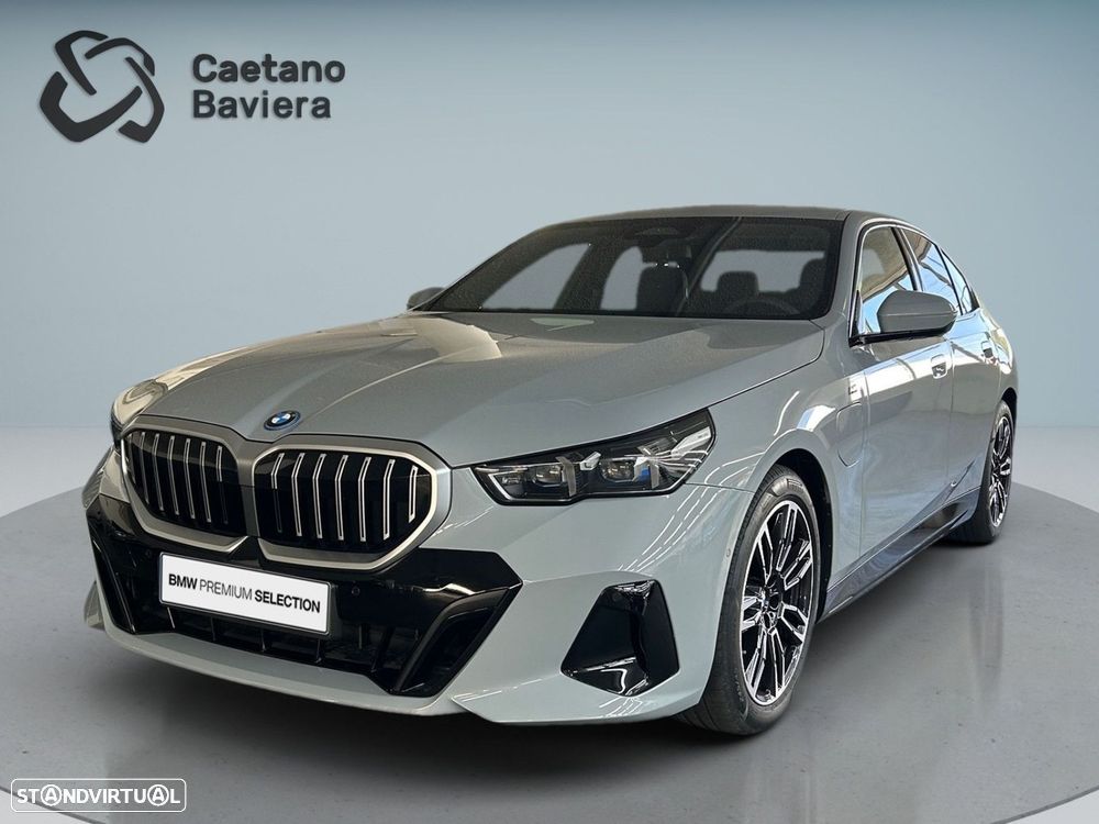 BMW 530 e Pack Desportivo M - 1
