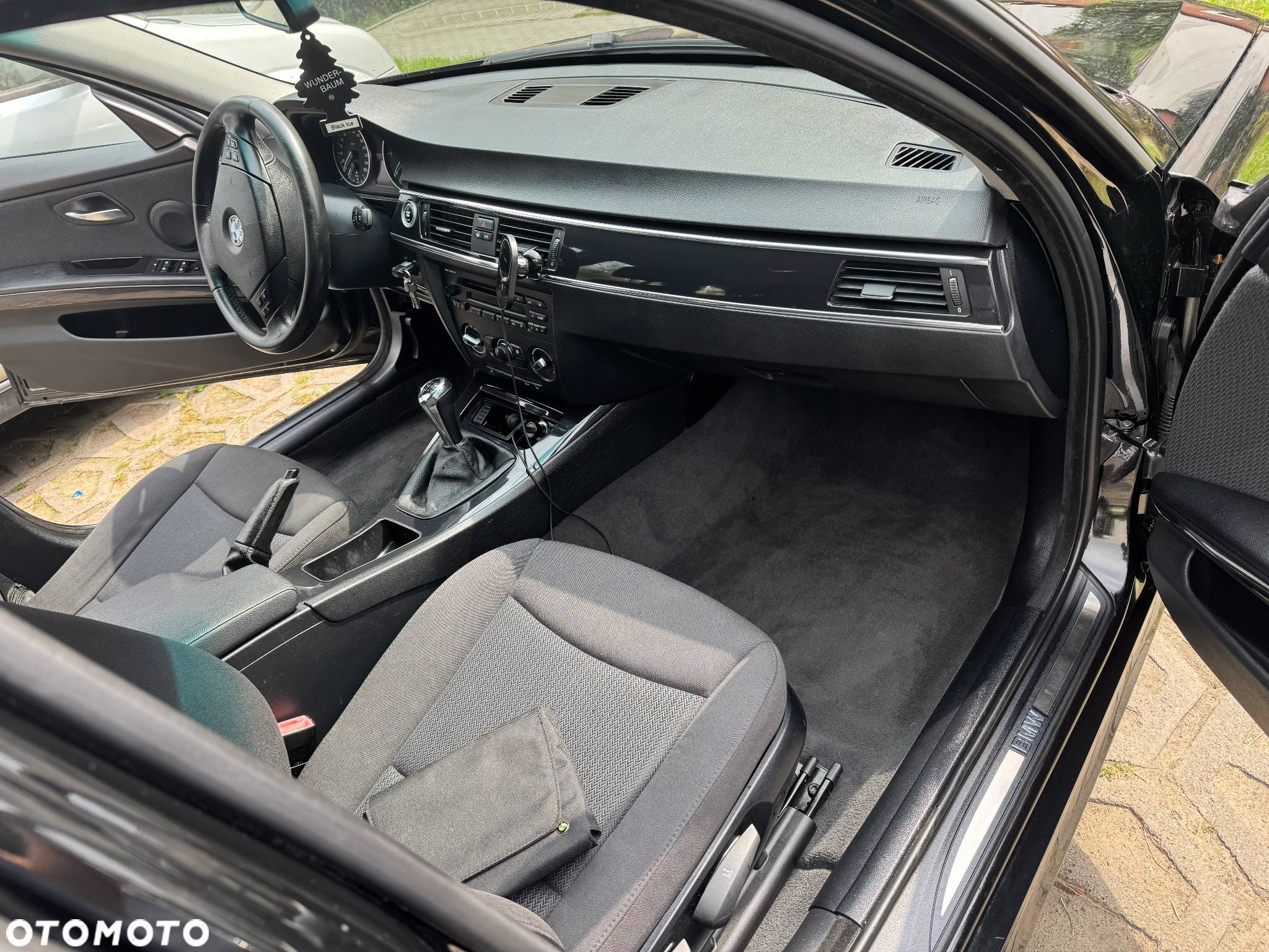 BMW Seria 3 318d DPF Touring - 15
