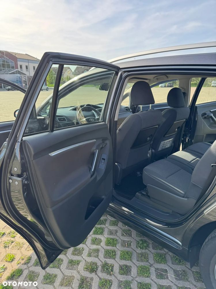 Toyota Verso 2.0 D-4D Premium 7os - 17