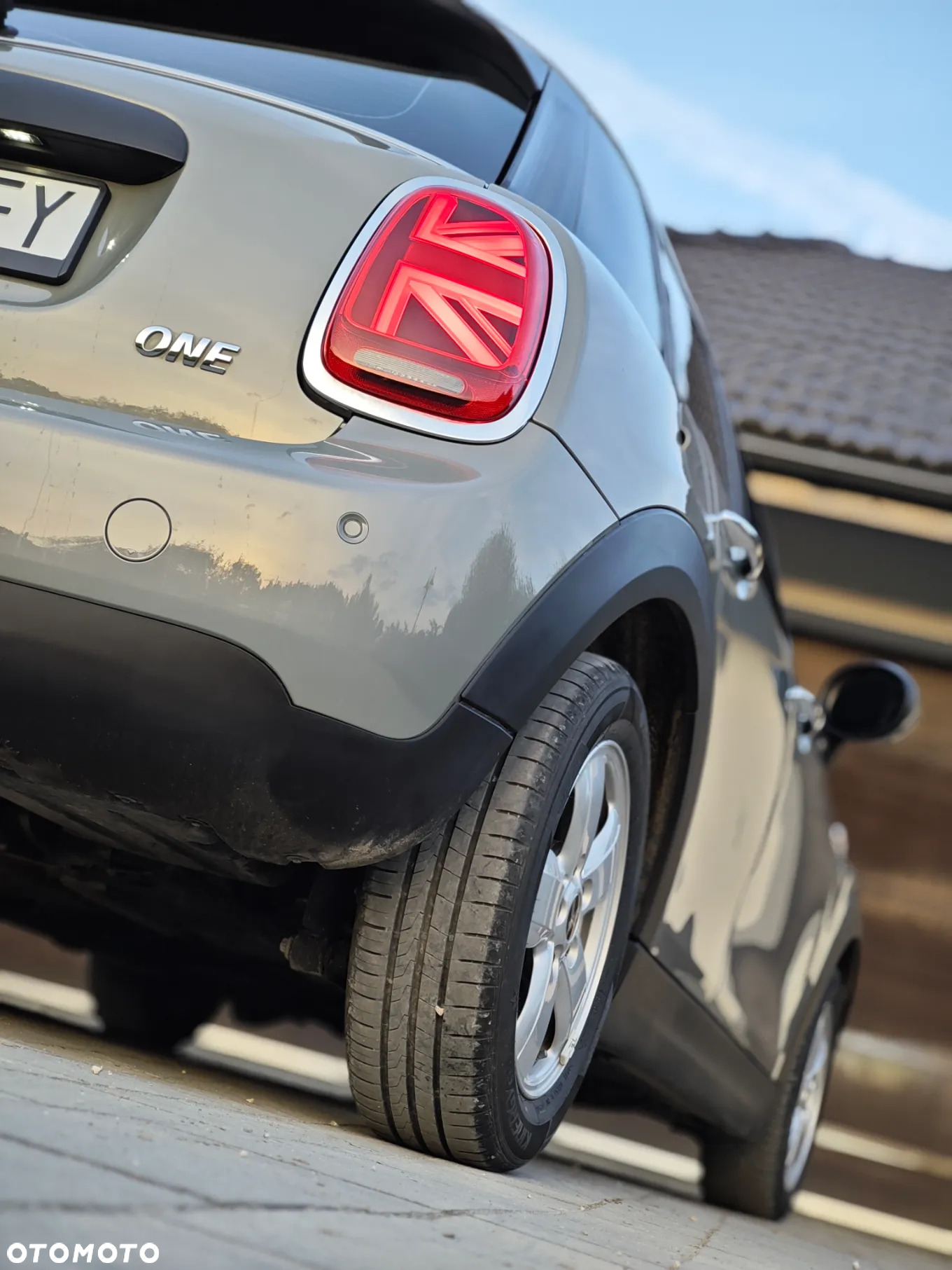 MINI ONE - 10