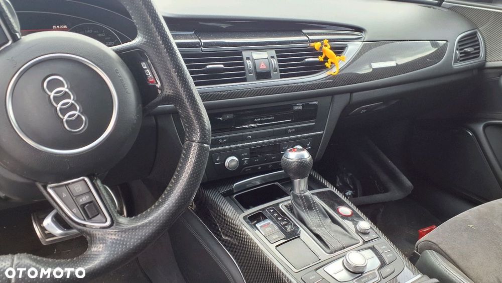 Audi RS6 Avant Standard - 5