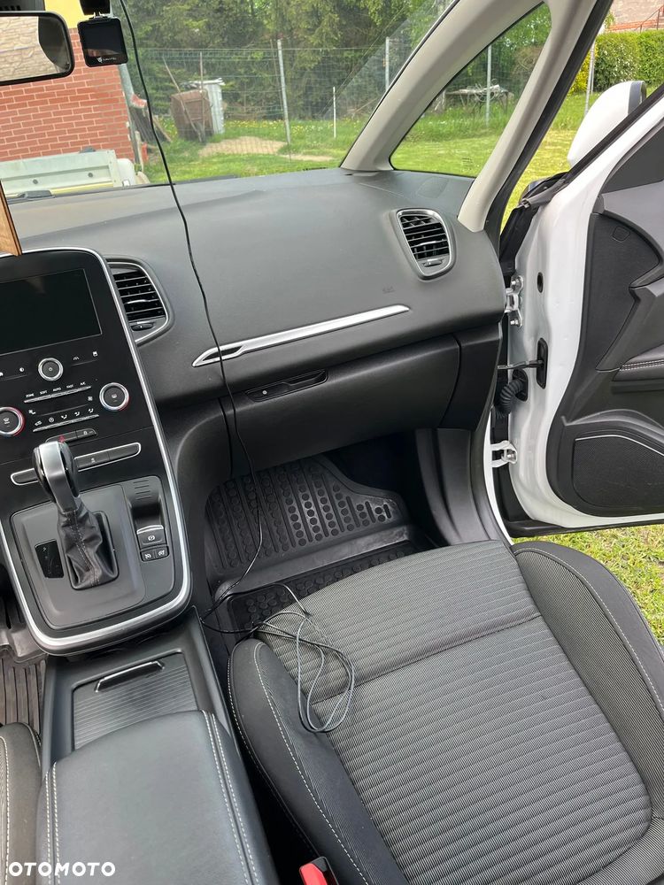Renault Scenic - 11