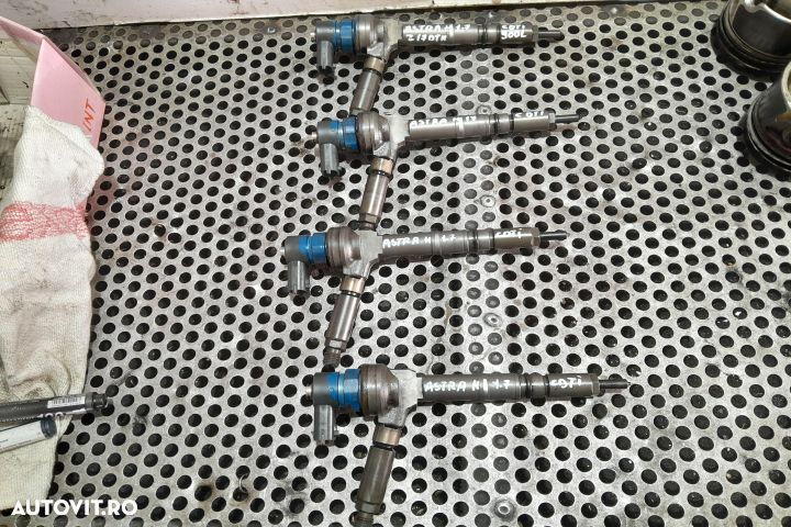Injector motorina 0445110175 0445110175 Opel Astra H [facelift] [2005 - 1