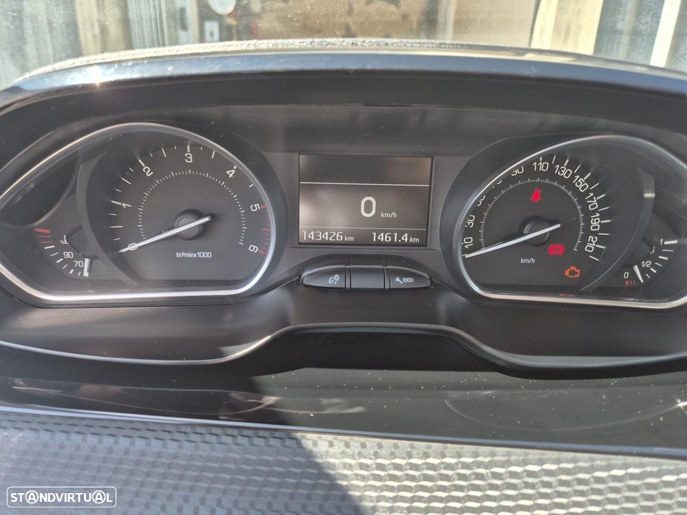 Peugeot 2008 1.6 BlueHDi Active - 9