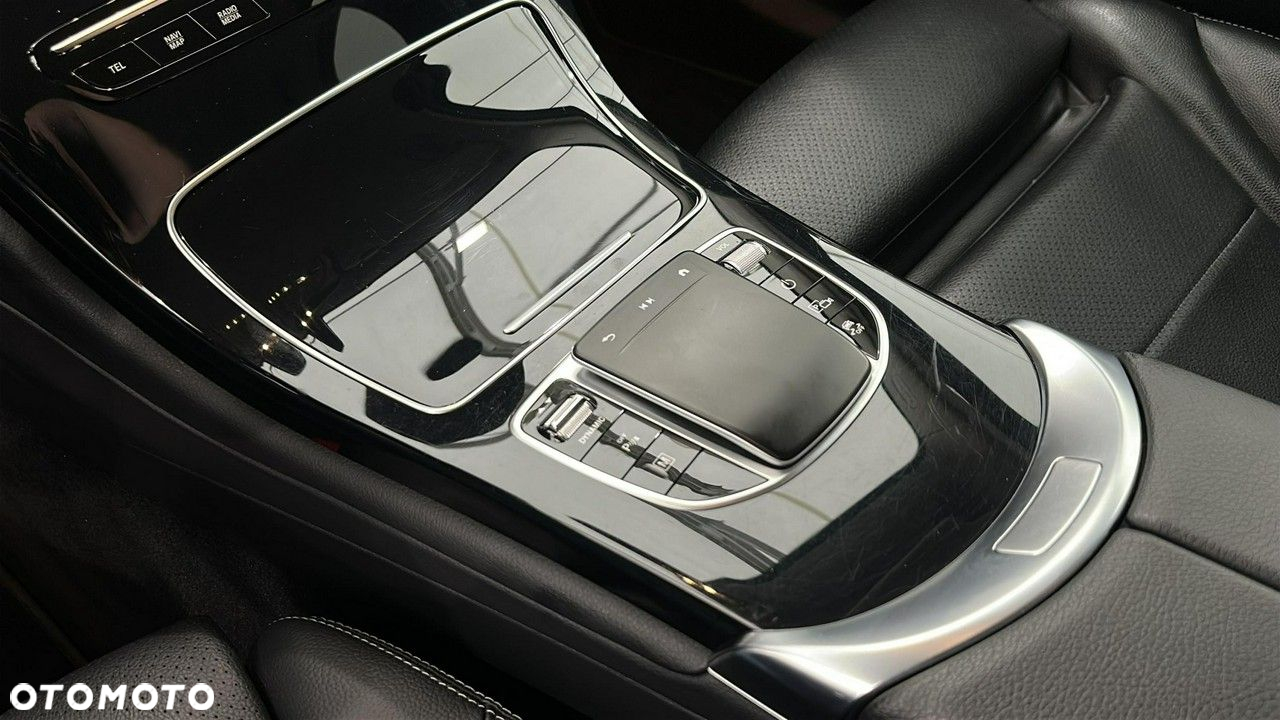 Mercedes-Benz GLC - 18