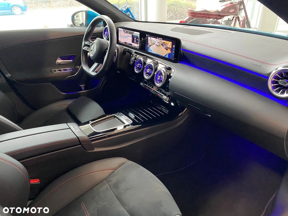 Mercedes-Benz CLA 180 AMG Line 7G-DCT - 16