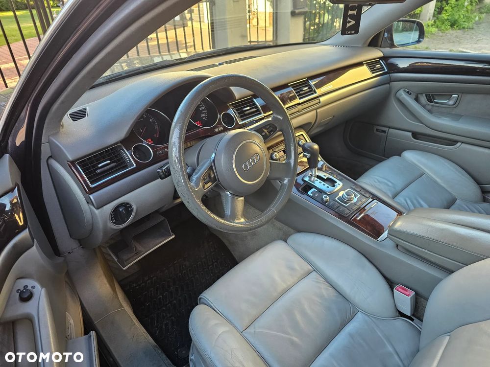 Audi A8 4.2 Quattro - 9