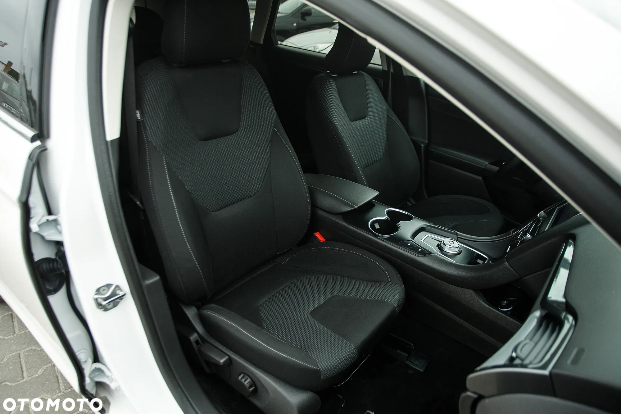 Ford Mondeo 2.0 EcoBlue Titanium - 16