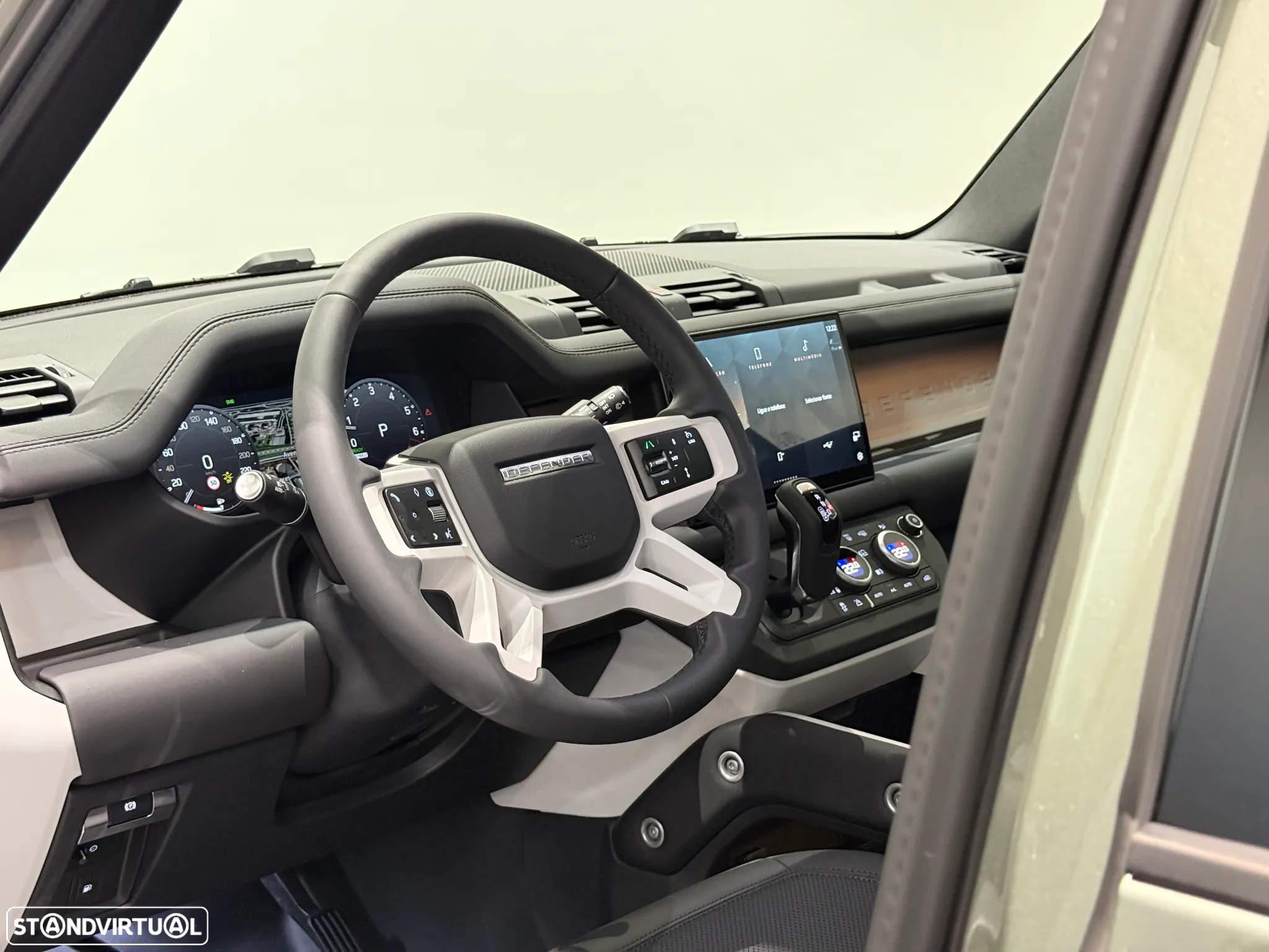 Land Rover Defender 2.0 P300e 110 AWD X-Dynamic SE - 12