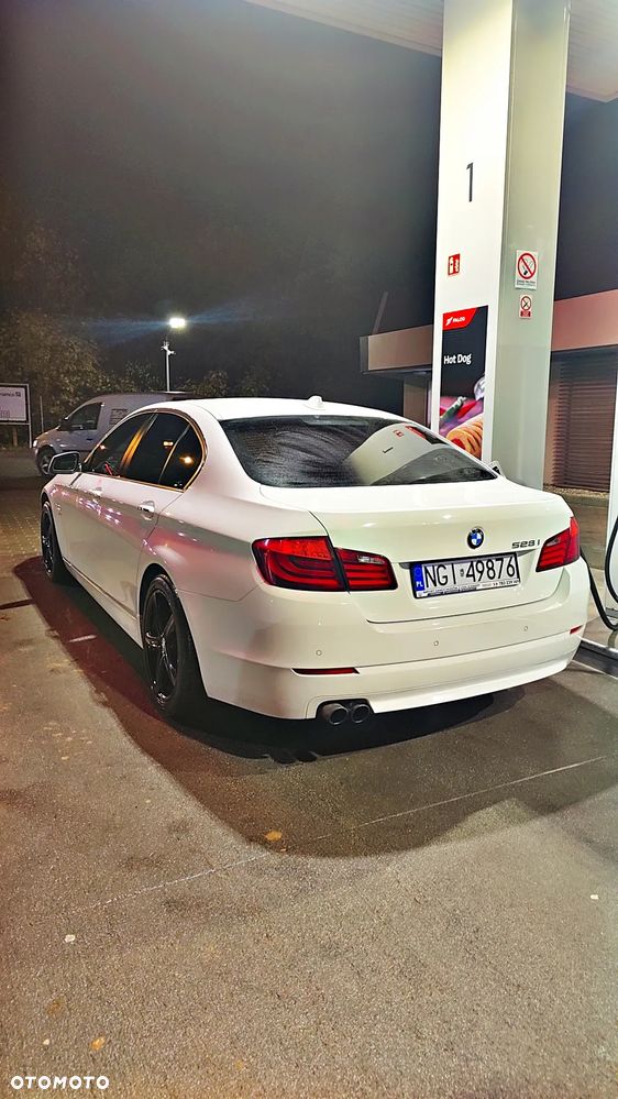 BMW Seria 5 528i xDrive Sport-Aut Luxury Line - 12