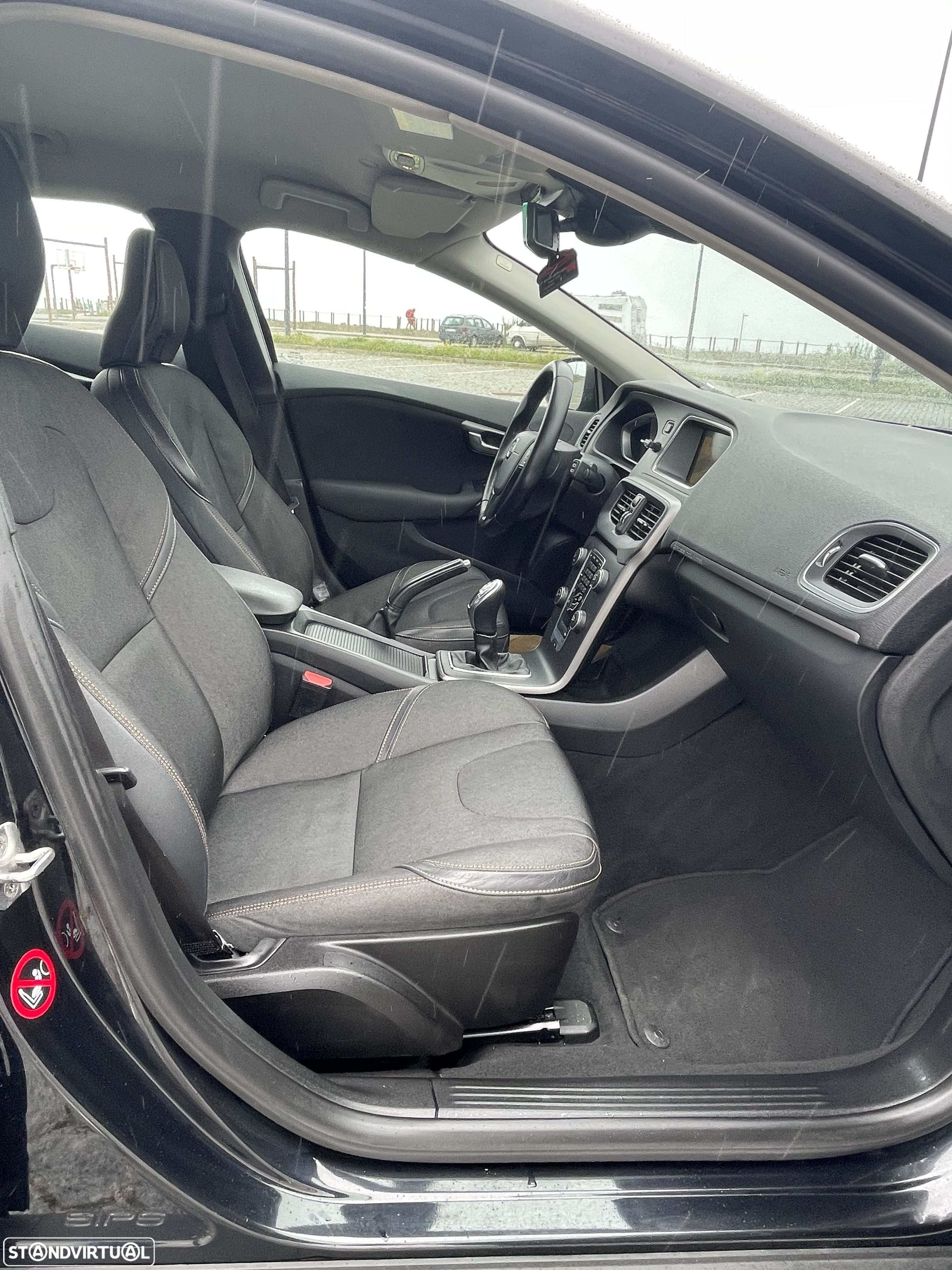 Volvo V40 Cross Country 1.6 D2 Momentum - 12