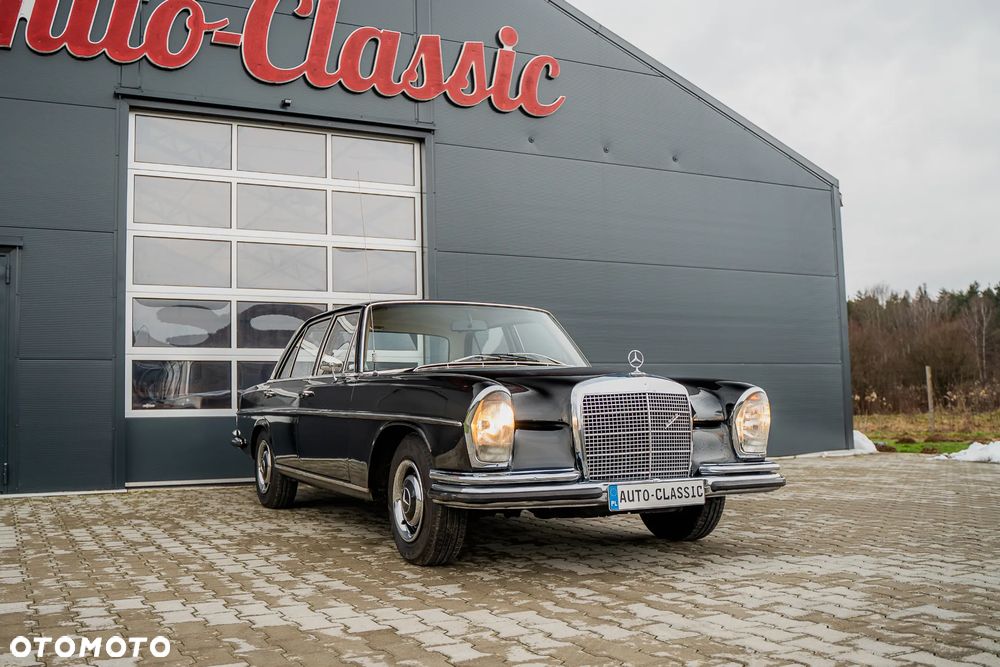 Mercedes-Benz 280 - 2