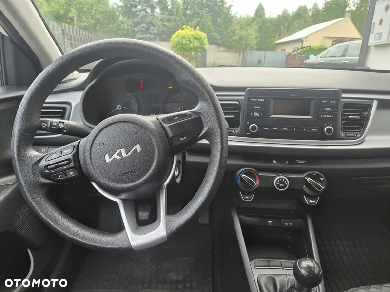 Kia Rio 1.2 L - 8