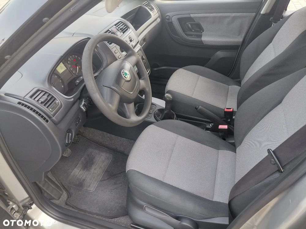 Skoda Roomster - 10