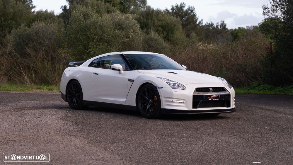 Nissan GT-R 3.8 V6 Black Edition - 3