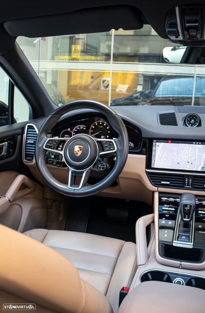 Porsche Cayenne - 34