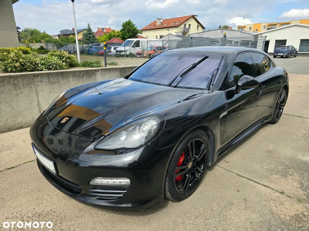 Porsche Panamera 4 Platinum Edition - 1