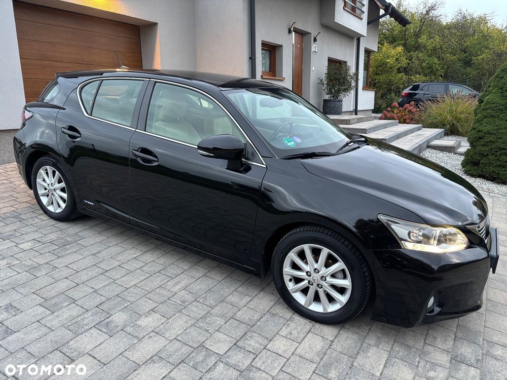 Lexus CT - 16