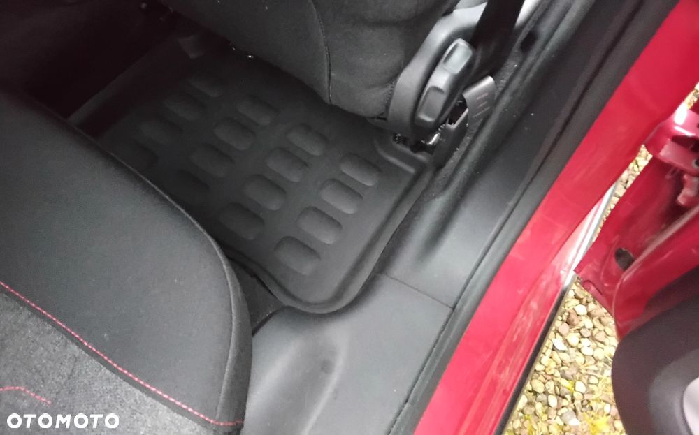 Citroën C3 1.2 PureTech Shine - 34