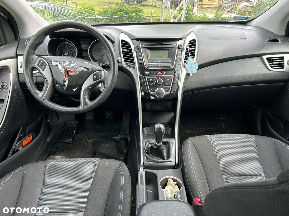 Hyundai i30 1.6 Comfort - 8