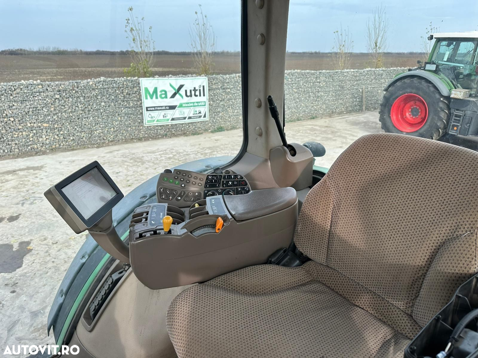 John Deere 8260R Tractor - 2