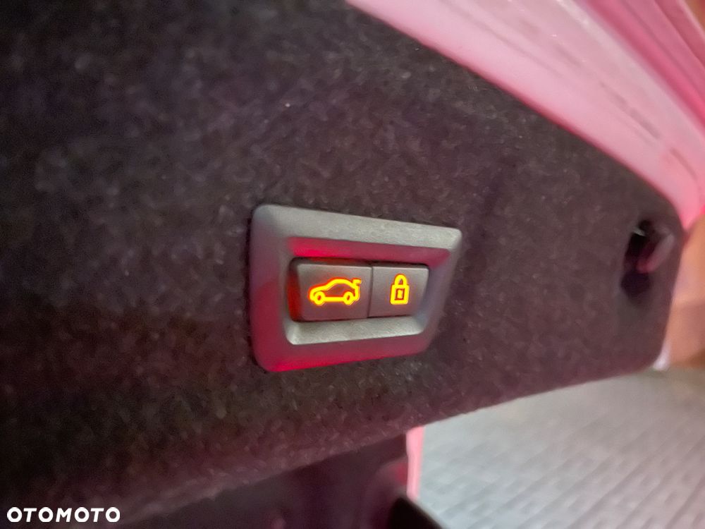 BMW Seria 3 320d Sport Line Shadow - 16