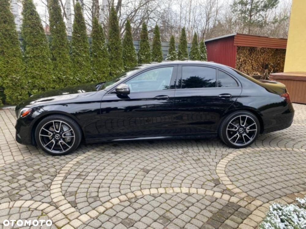 Mercedes-Benz Klasa E 300 9G-TRONIC AMG Line - 13
