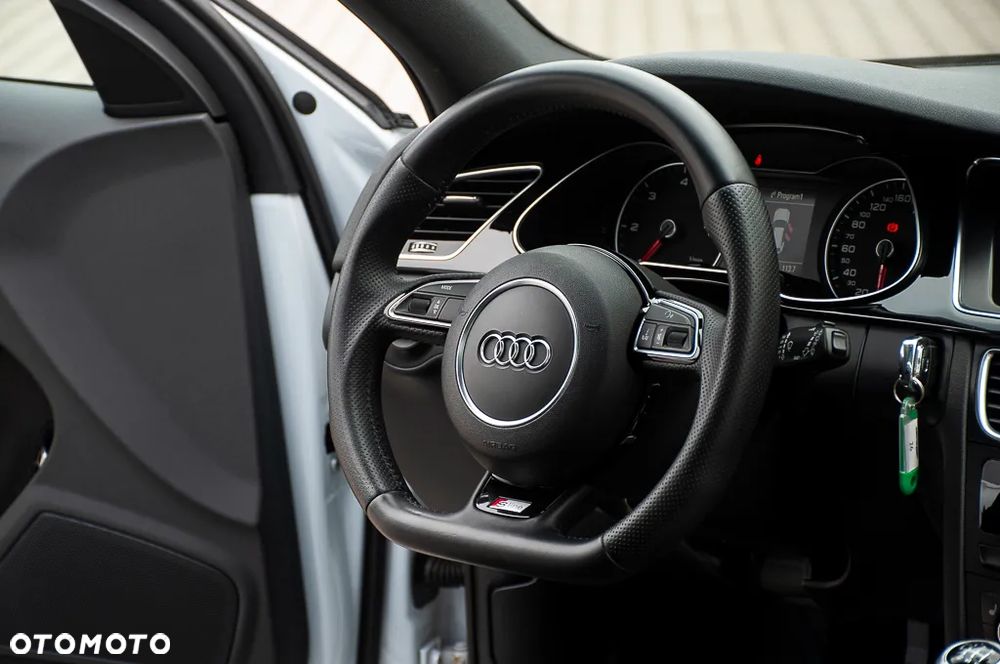 Audi A4 Avant 2.0 TDI DPF clean diesel S line Sportpaket - 28