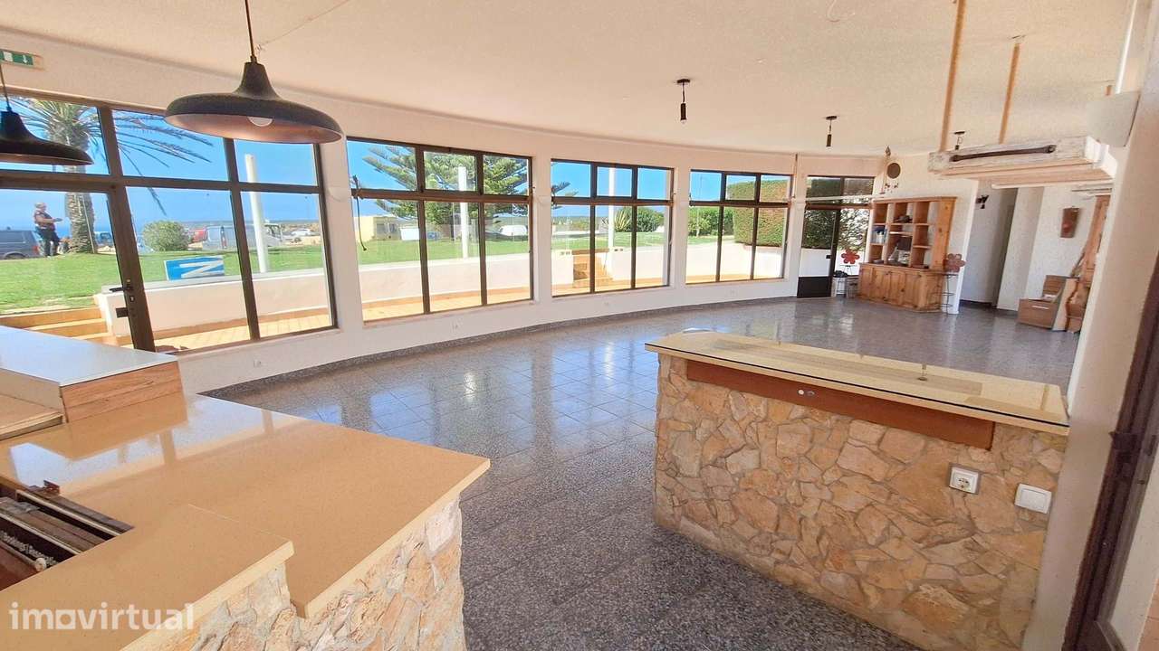 ESPAÇO COMERCIAL ATUALMENTE EXPLORADO COMO RESTAURANTE - Grande imagem: 3/39