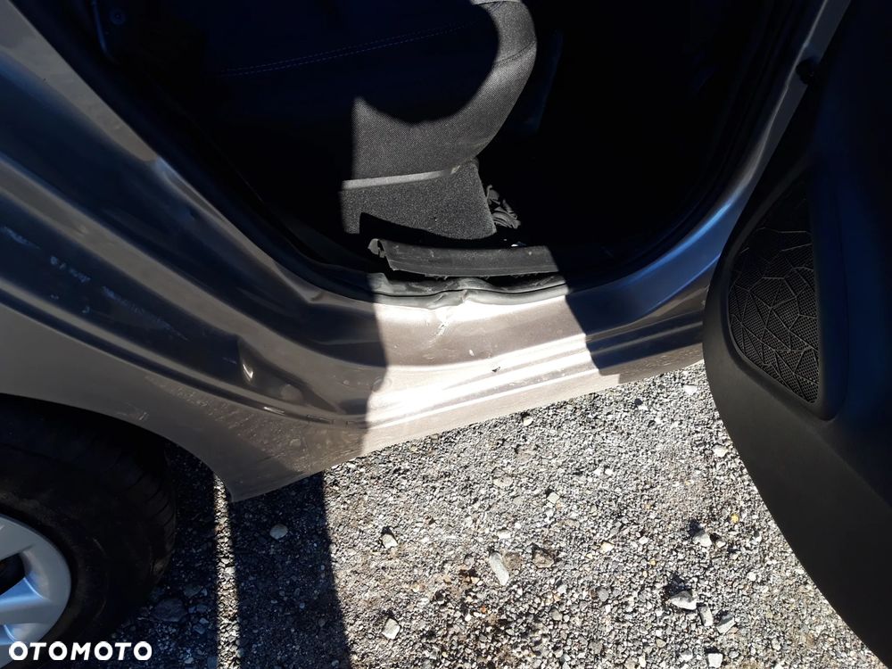 Hyundai ix20 1.4 blue - 10