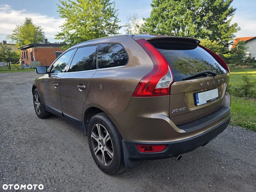 Volvo XC 60 D5 AWD Summum - 4