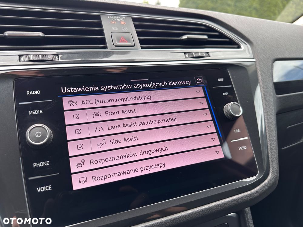 Volkswagen Tiguan 2.0 TDI SCR 4MotION DSG Elegance - 26