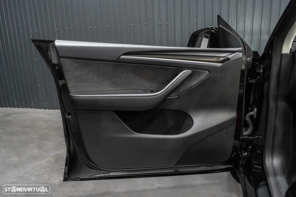 Tesla Model Y Long Range Dual Motor AWD - 17
