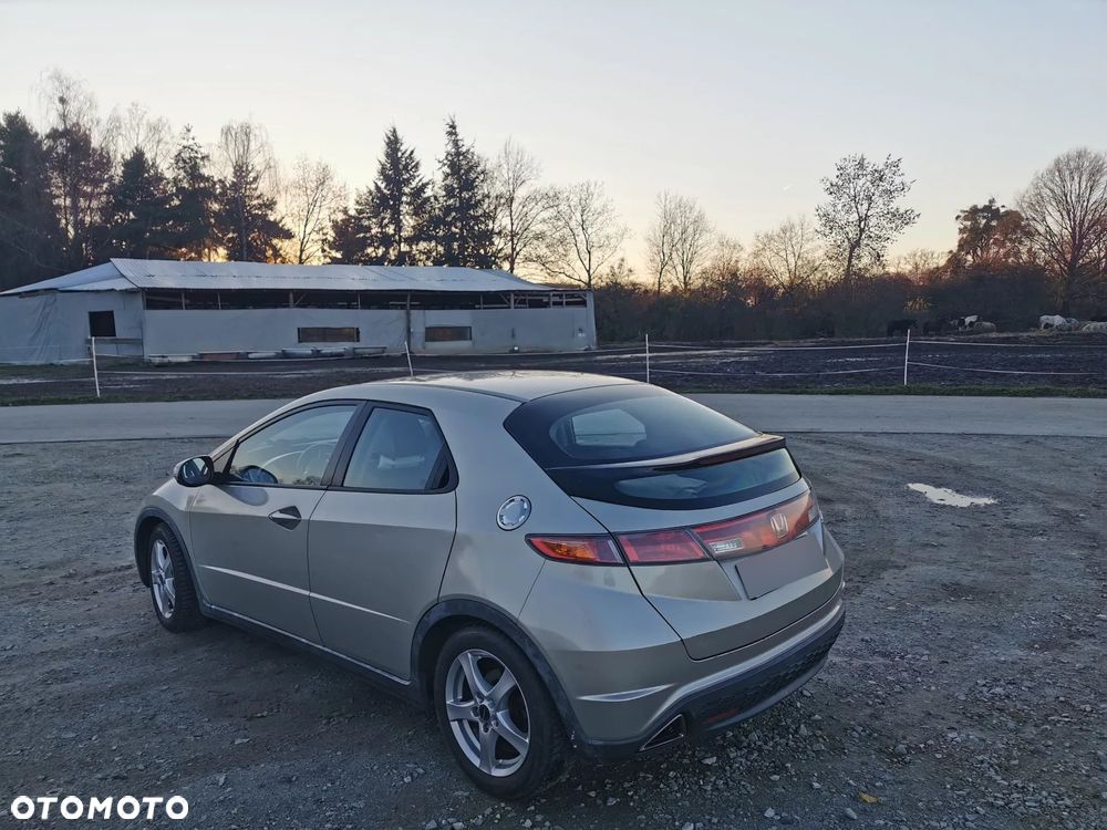 Honda Civic 1.8 Comfort - 2