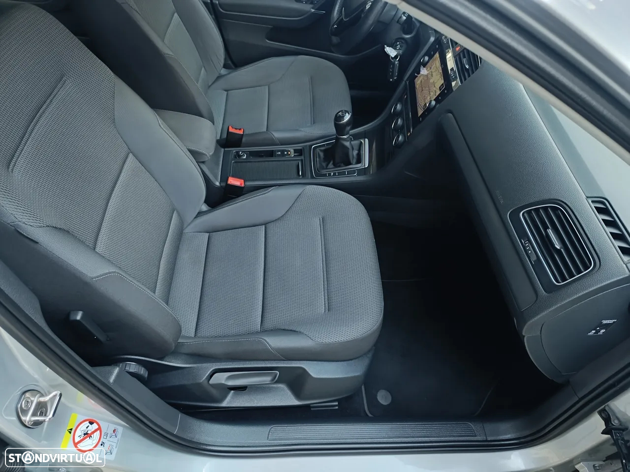 VW Golf 1.6 TDI Confortline - 22
