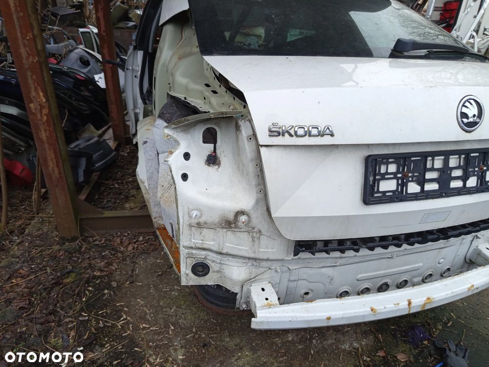 BŁOTNIK TYLNY PRAWY SKODA RAPID LIFTBACK 12- KOD LAKIERU LF9E - 6