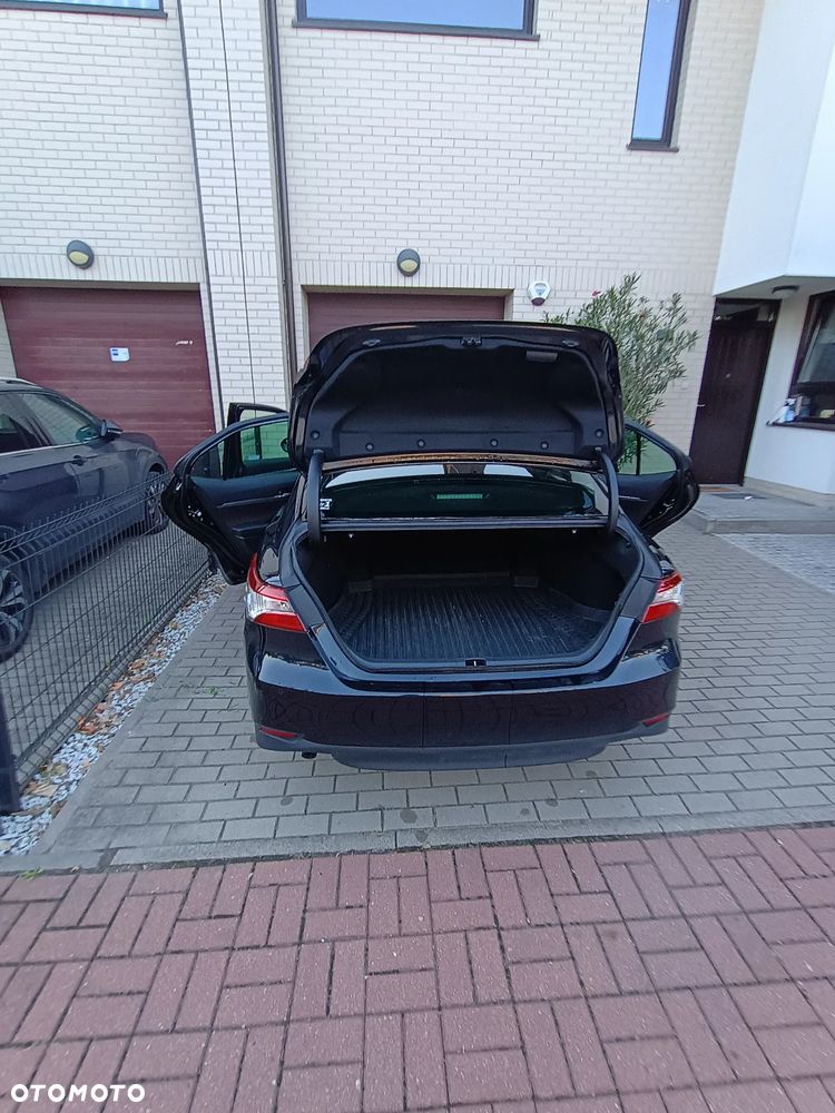 Toyota Camry 2.5 Hybrid Comfort CVT - 12