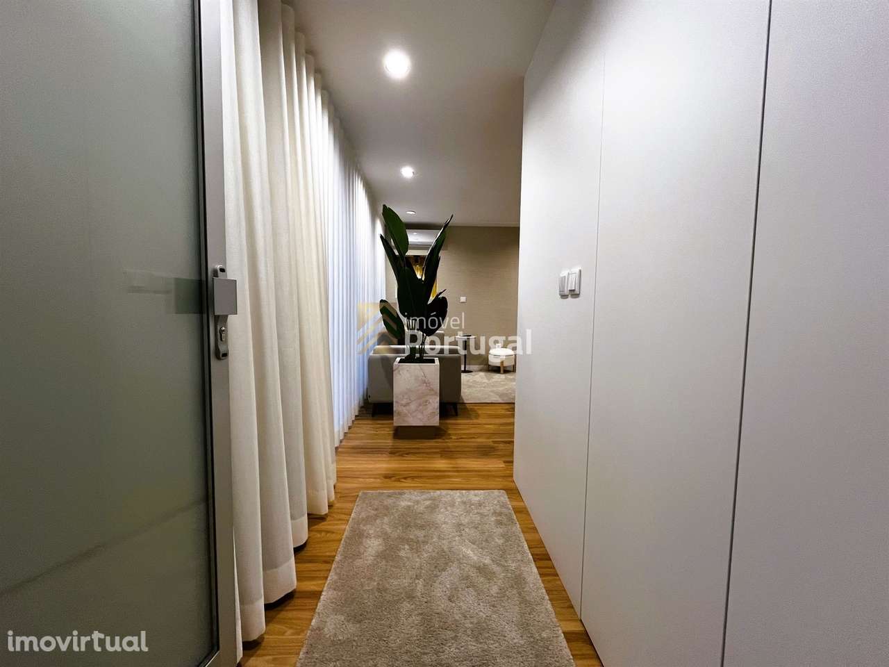 Arrenda Sofisticado Studio de Luxo Decorado, Equipado, Mobilado c/ Ser - Grande imagem: 2/20