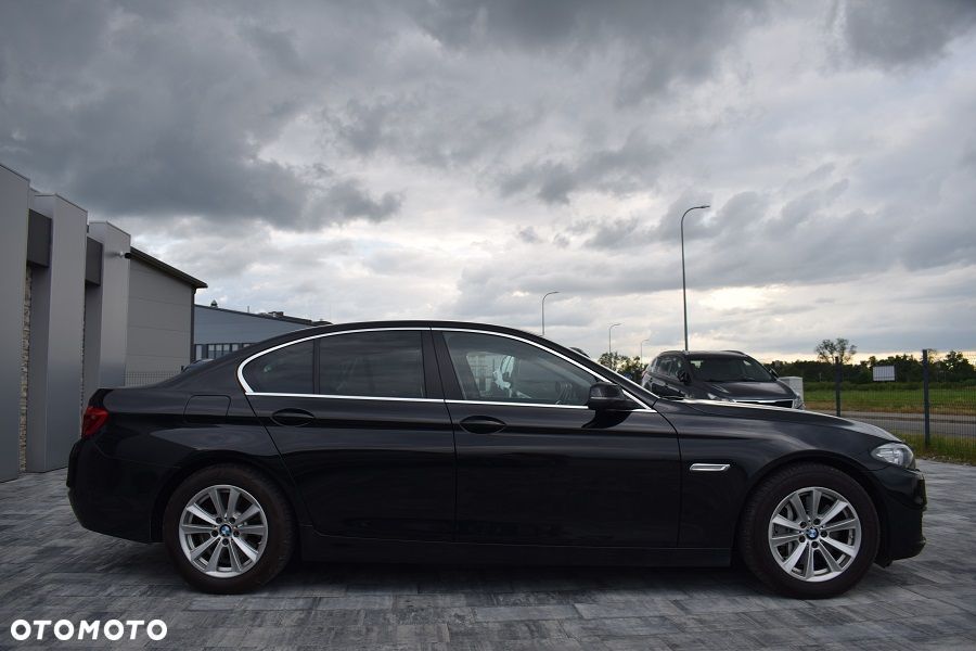 BMW Seria 5 525d Sport-Aut - 23