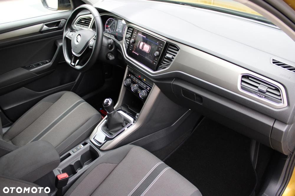 Volkswagen T-Roc - 17