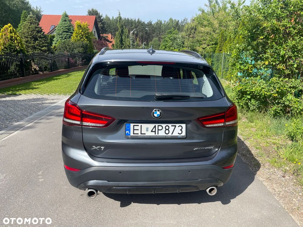 BMW X1 xDrive20i Sport Line - 2