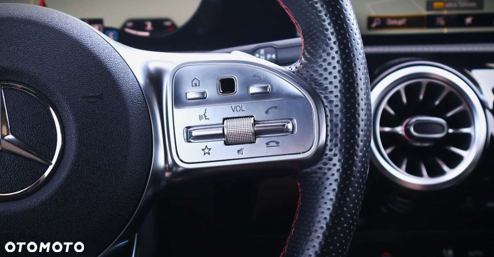Mercedes-Benz CLA - 27