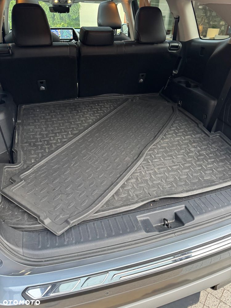Toyota Highlander 2.5 Hybrid Executive - 32