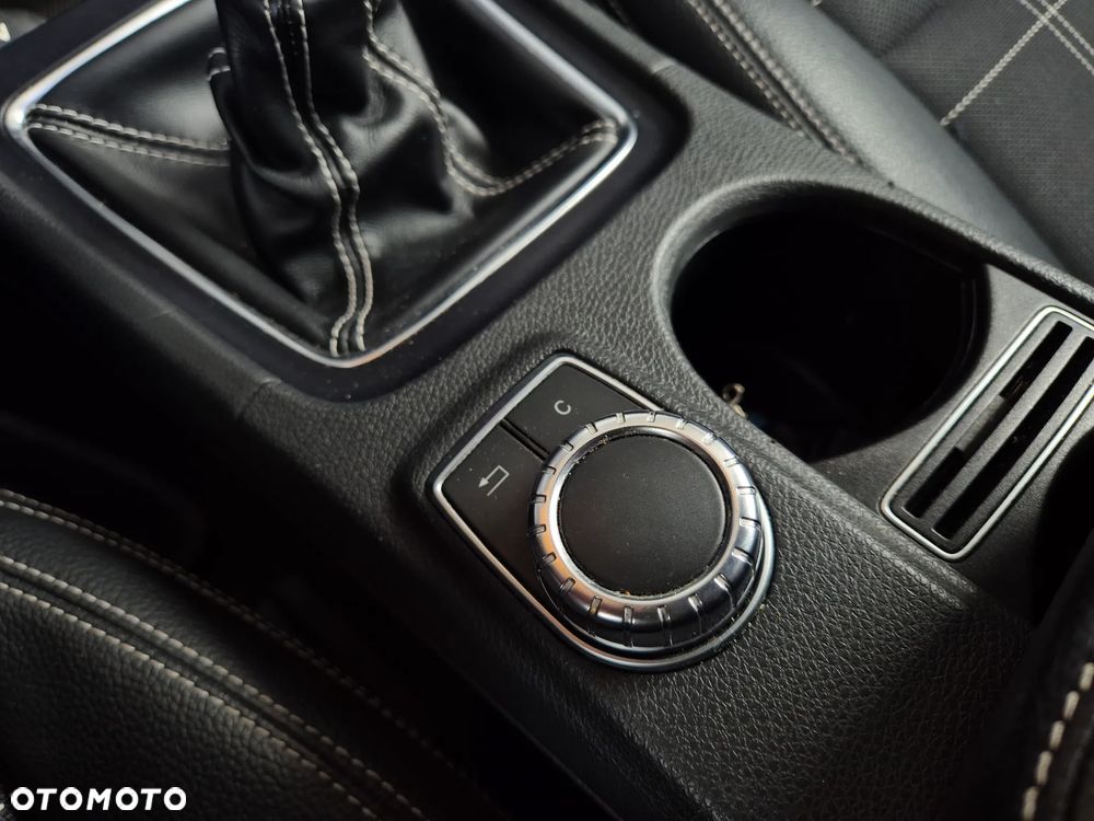 Mercedes-Benz CLA - 14