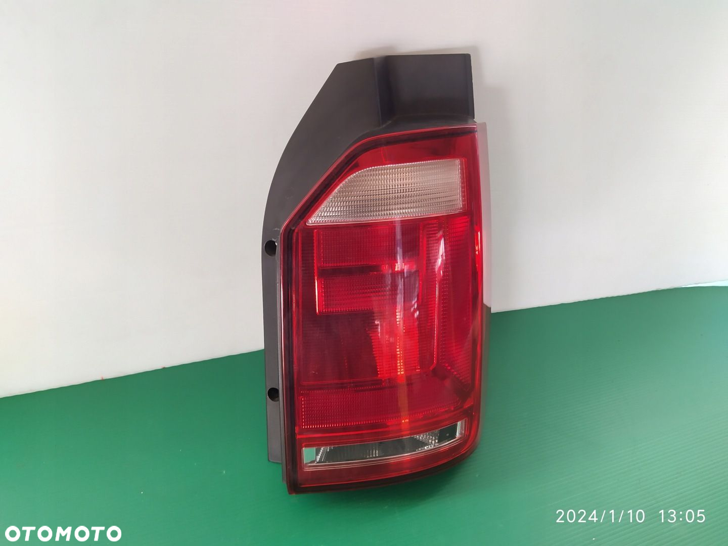 LAMPA PRAWA TYLNA TYŁ VW T6 TRANSPORTER 6 7E0945096AD - 2