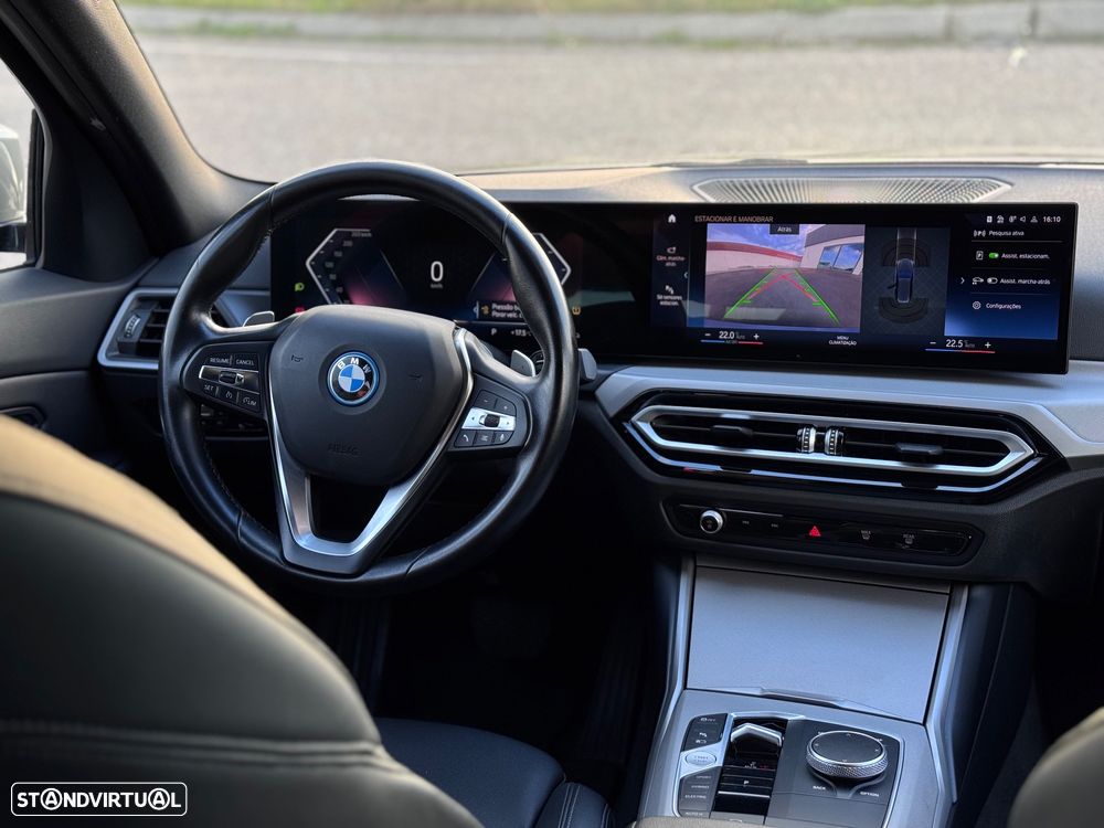 BMW 320 e Touring Auto - 6