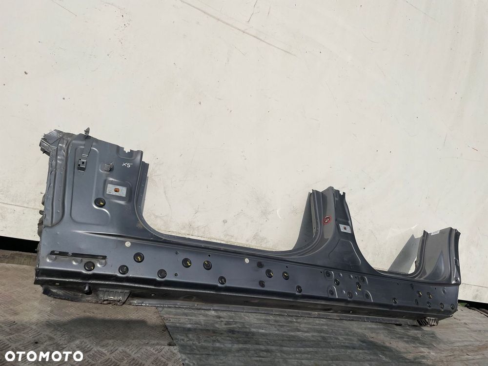 Prog lewy poszycie progu cwiartka lewa A52/7 SPACEGRAU BMW E70 X5 zdrowy - 2