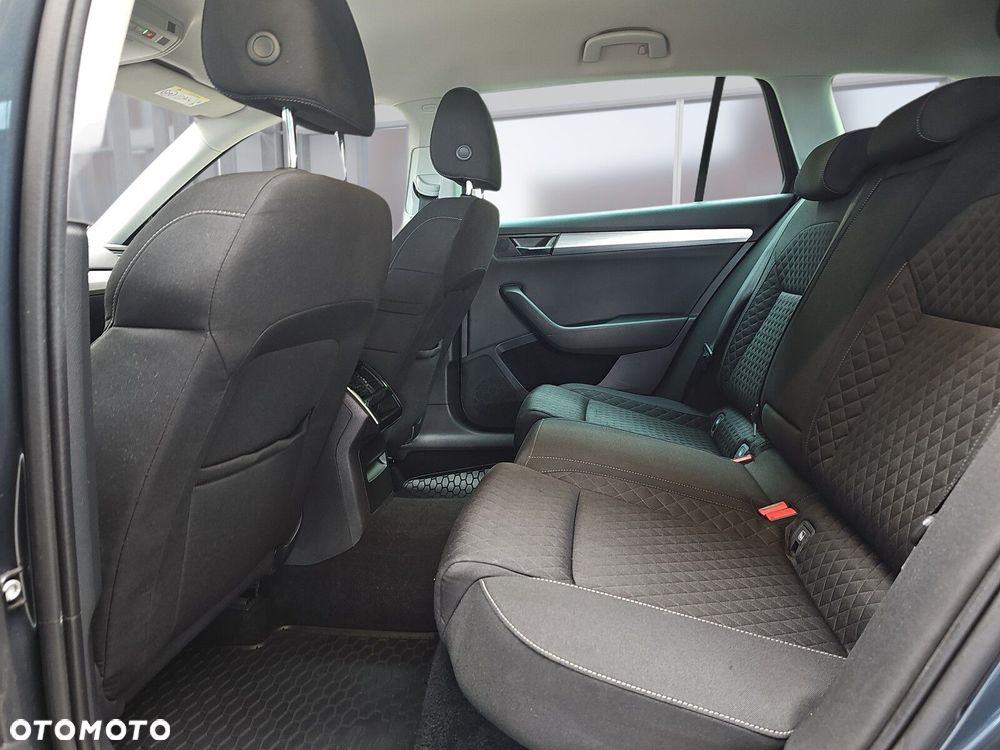 Skoda Superb 2.0 TDI SCR Ambition DSG - 8